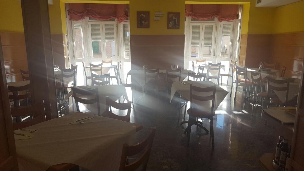 Hostal Restaurante San Juan Molina de Aragon Exterior photo